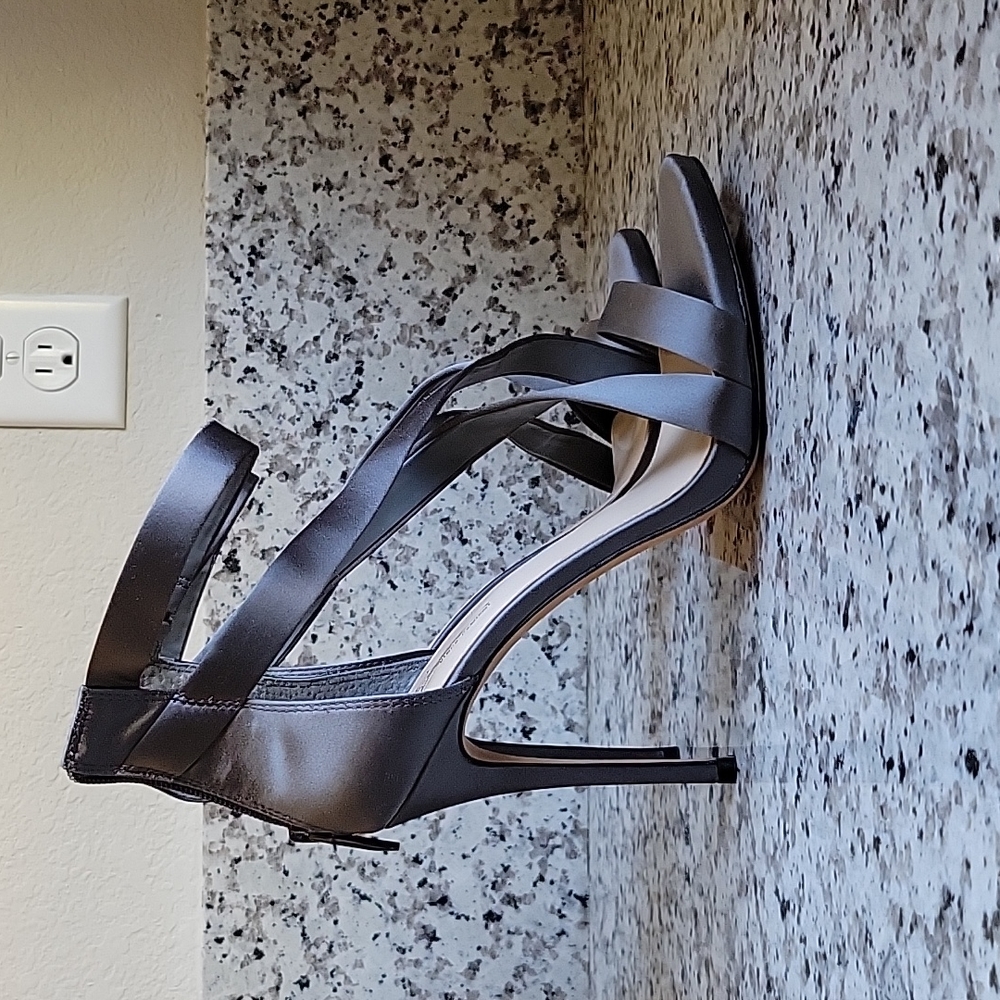 !!! SOLD !!!!  Vince Camuto Imagine Devin Satin Sandals US 9 !!! SOLD !!!! - Picture 8 of 10